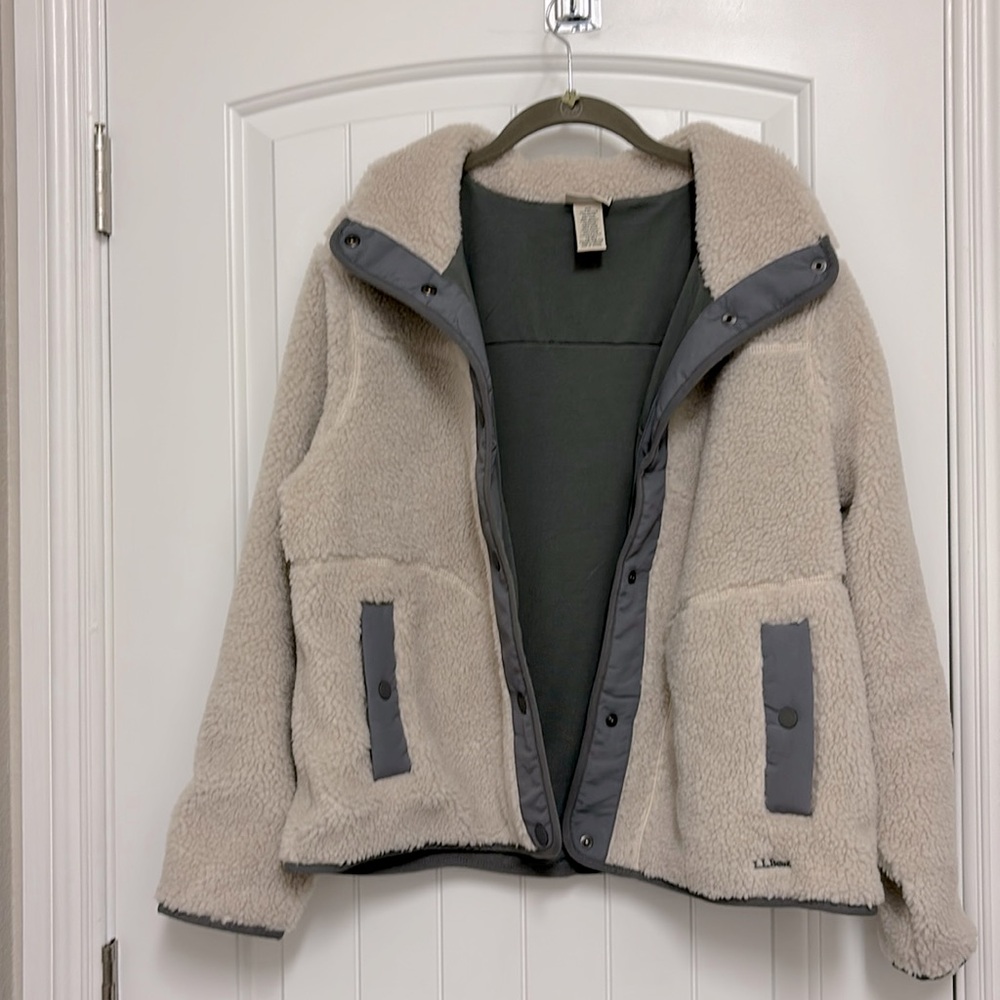 LL Bean hip length jacket. Size Petite Large. Light gray ext and dark gray int.